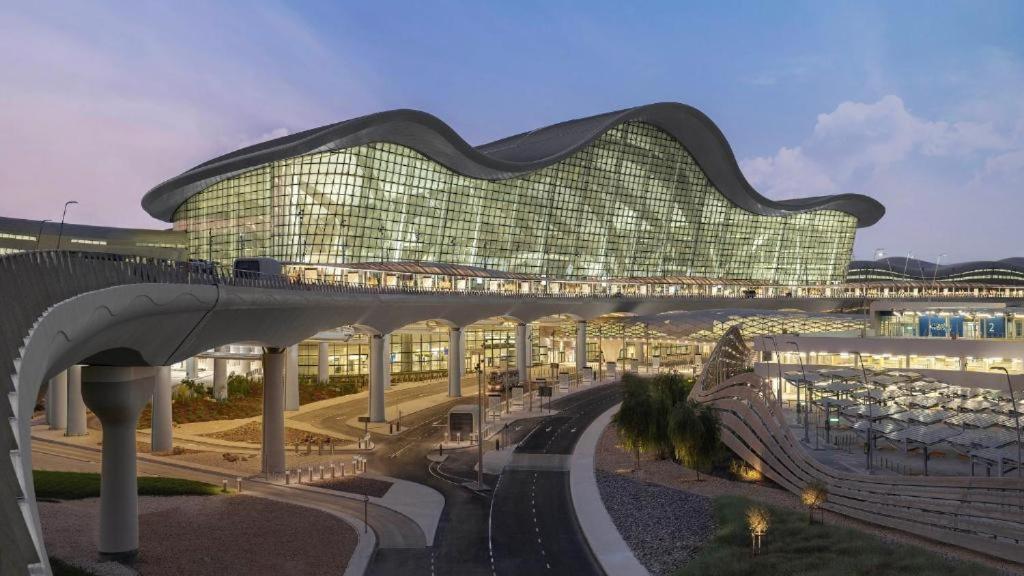 House Zayed Airport Auh *