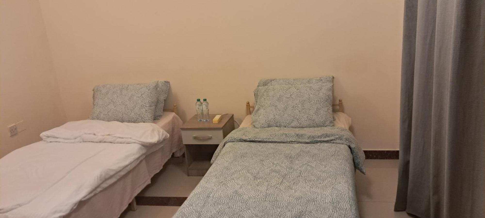 House Zayed Airport Auh Albergue