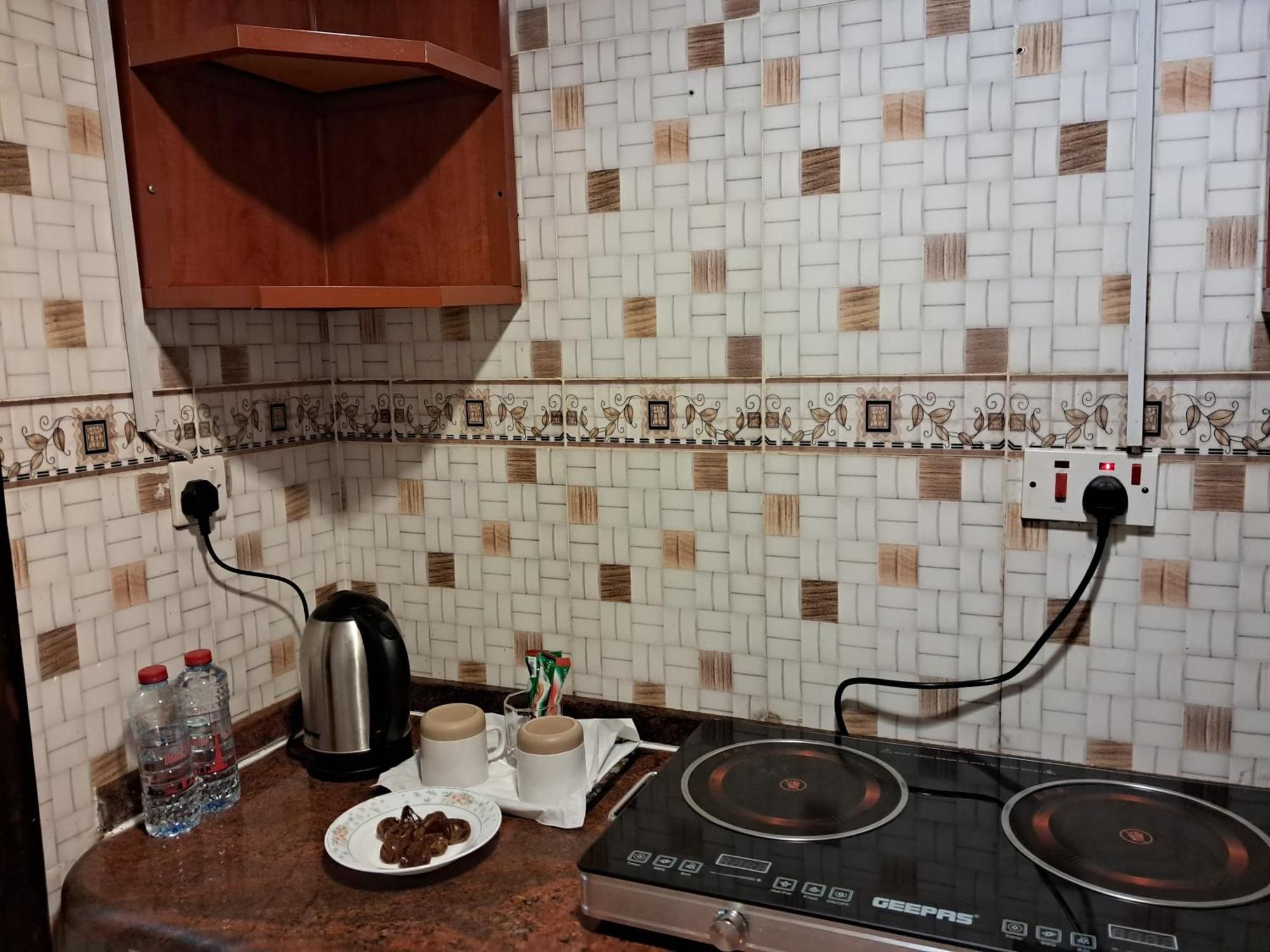 House Zayed Airport Auh Hostel *