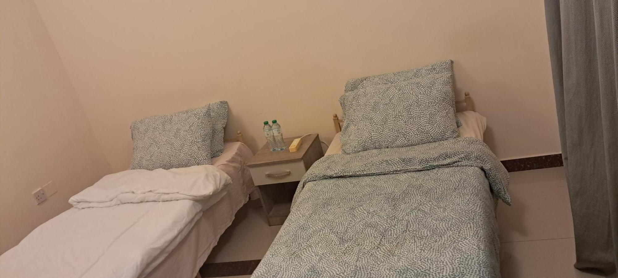 House Zayed Airport Auh Hostel *